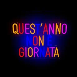INSULTI LUMINOSI "QUEST'ANNO NON È GIORNATA"