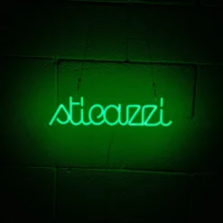 INSULTI LUMINOSI "STICAZZI"